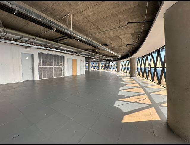 1,253M² OFFICE TO LET IN SANDOWN